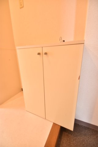 大阪市都島区中野町２丁目の賃貸マンションの玄関