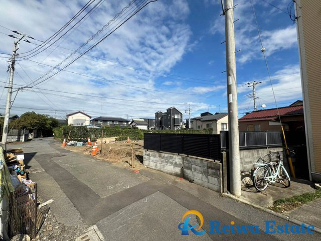 売地　茅ヶ崎市小桜町の前面道路含む現地写真