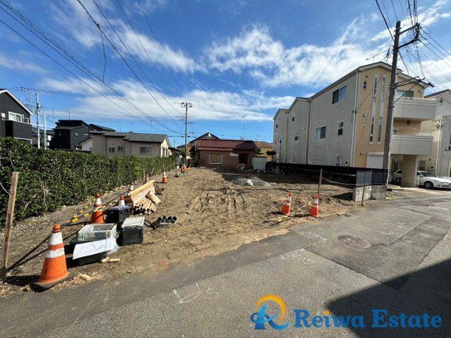 売地　茅ヶ崎市小桜町の前面道路含む現地写真