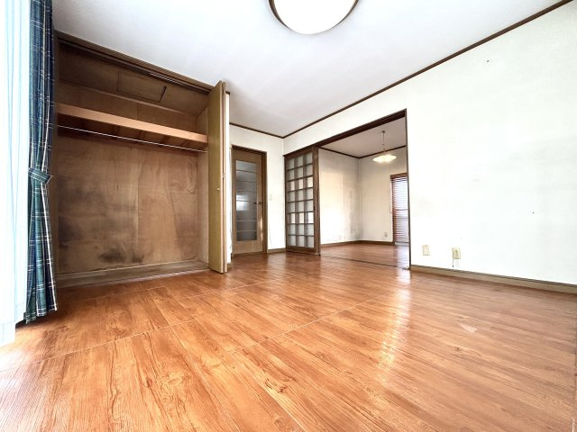 中古住宅　下真桑の居間・リビング