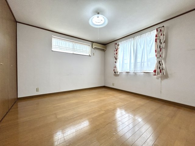 中古住宅　下真桑の洋室