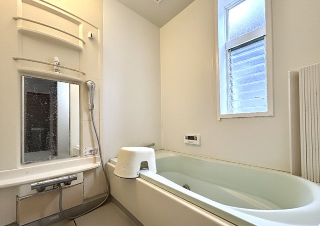 中古住宅　下真桑の浴室