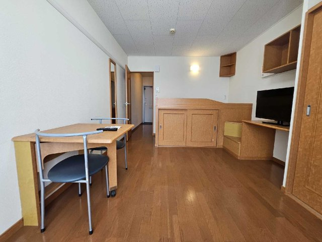 レオパレスプルメリアの居間・リビング