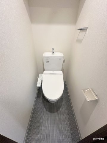 エスキュート京町堀　仲介手数料無料のトイレ