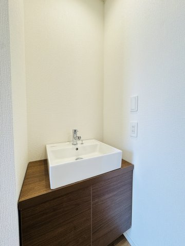 Chigasaki Family Base｜家族の“好き”がつまった家の独立洗面台