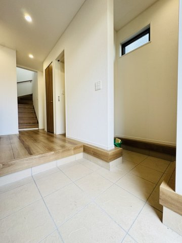 Chigasaki Family Base｜家族の“好き”がつまった家の玄関