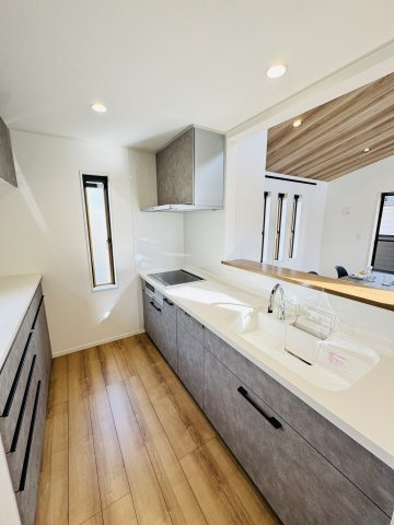 Chigasaki Family Base｜家族の“好き”がつまった家のキッチン