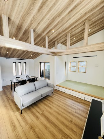 Chigasaki Family Base｜家族の“好き”がつまった家の居間・リビング