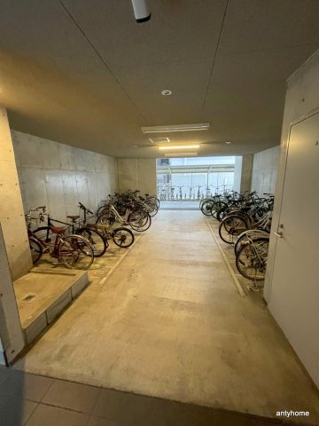 BLAU本町東（旧BPRレジデンス本町東）　仲介手数料無料の駐車場