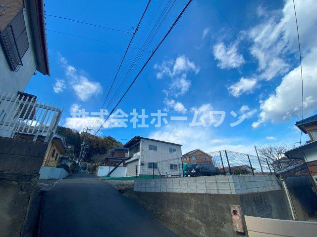 あきる野市雨間　売地の前面道路含む現地写真