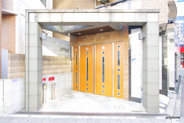 ルプルミエシャピトゥル福島　仲介手数料無料のエントランス