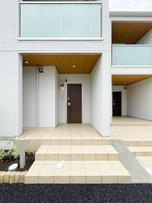 グラナーデ高井戸東のエントランス