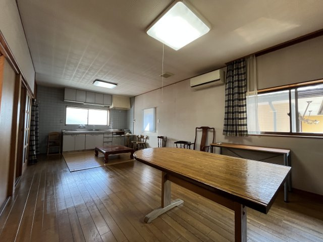 中古住宅　岩井1丁目の居間・リビング