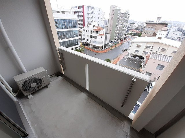 【バルコニー】 | イーストヒル | 開放的で明るい空間を演出してくれるバルコニーです