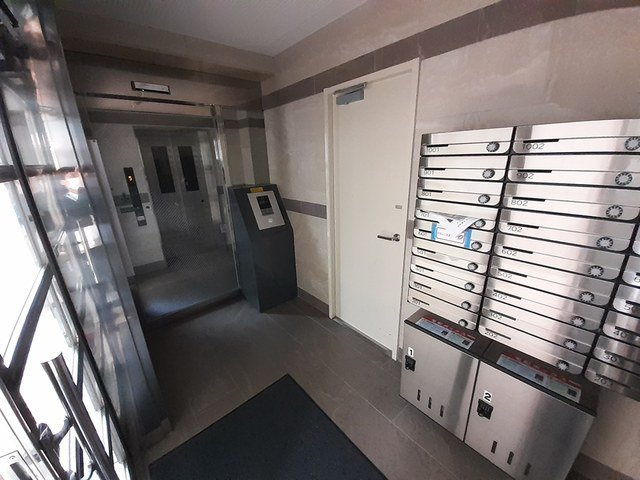 【エントランス】 | イーストヒル | 落ち着いたエントランスです