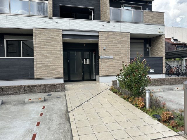 フローリッシュ　Ｒの駐車場