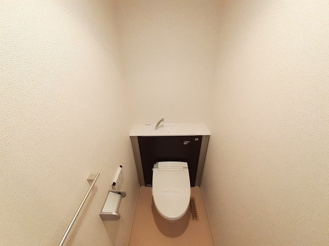 【トイレ】 | エレガンテそべ | 清潔感のあるトイレです