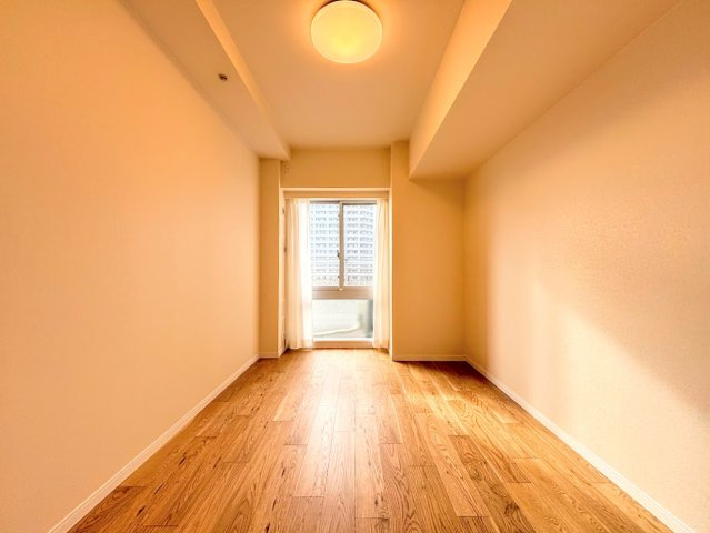 ニューシティ東戸塚タワーズシティ ル・パルクシエルの洋室|◆柔らかい陽光が差し込む明るいお部屋を演出する設計。彩光の取れる窓が気持ちの良いお部屋を創り上げます。
