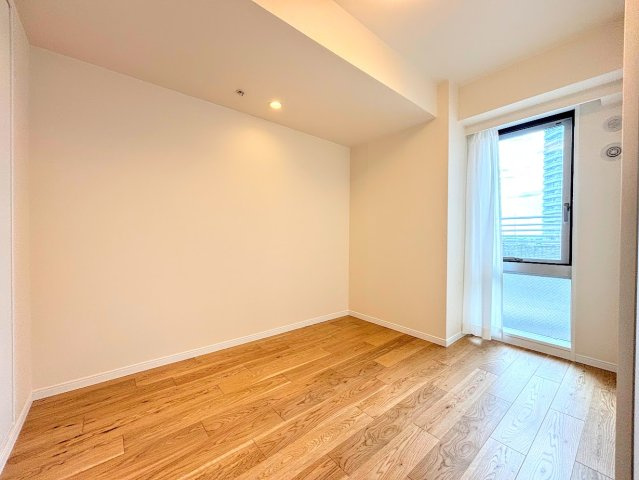 ニューシティ東戸塚タワーズシティ ル・パルクシエルの洋室|◆感性を育むプライベートルームはシンプルでスマートな空間。好みの空間で読書をしたり、音楽を聞いたりと一人の時間も充実したものにできます。
