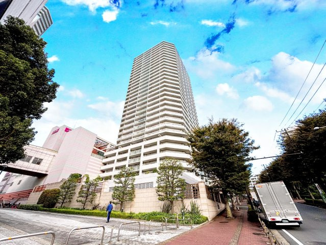 ニューシティ東戸塚タワーズシティ ル・パルクシエルの外観|◆管理体制良好なマンションです。清潔感のあるエントランスに開放感のある住環境。
