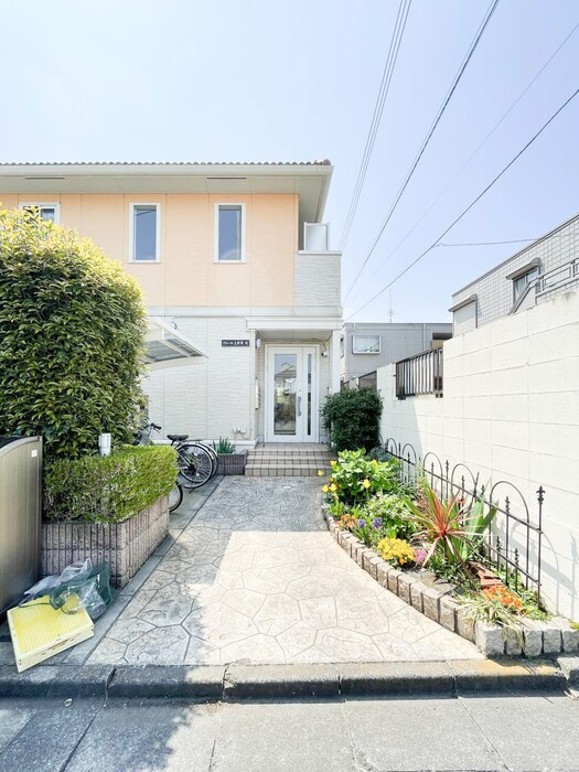 杉並区上井草４丁目のアパートのエントランス