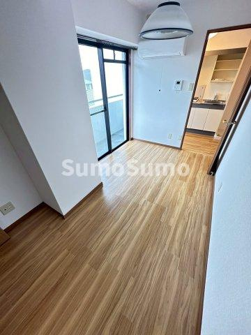 コーラル五色山の居間・リビング|こちらのリビングで趣味の時間をお楽しみください