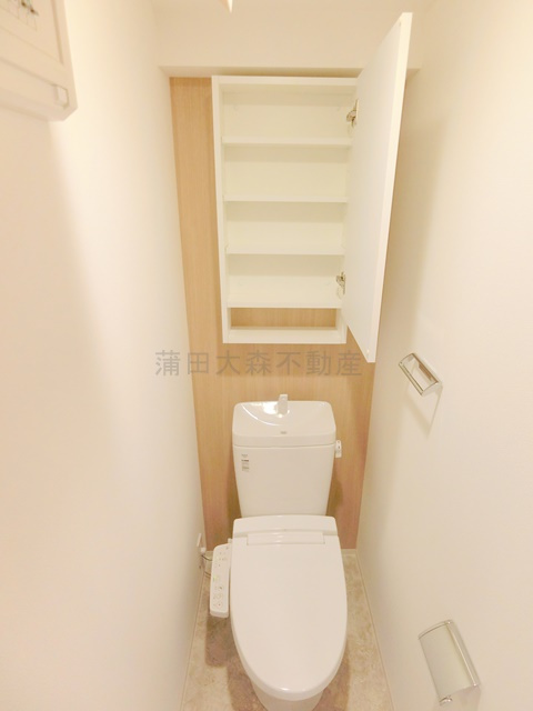 ZOOM下丸子のトイレ|棚収納と温水洗浄便座付きのトイレ　