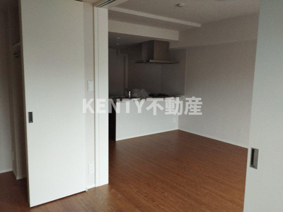 【居間・リビング】 | ＯＲＳＵＳ大鳥居 | ゆったり過ごせる居間です