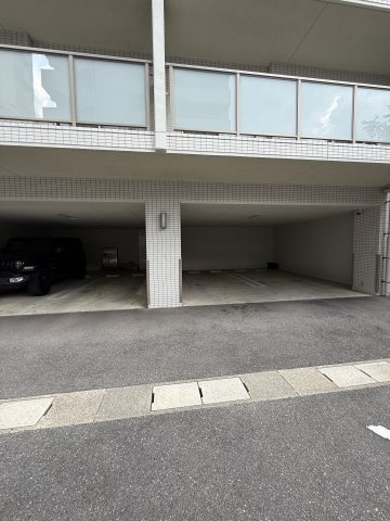 カーサMの駐車場