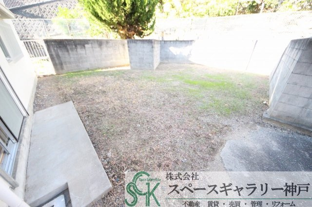 マンション朝霧3号棟のバルコニー