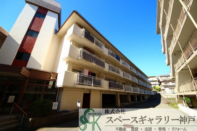 マンション朝霧3号棟の外観パース