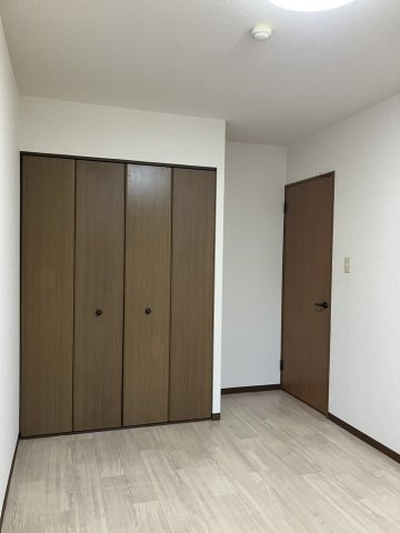 ドラゴンマンション新潟新和壱番館の洋室