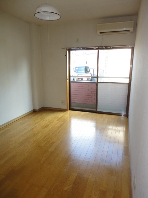 ラ・セゾン司の居間・リビング