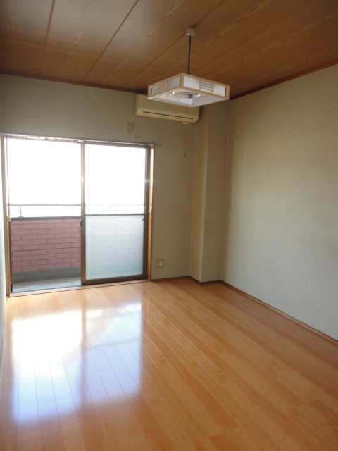 ラ・セゾン司の居間・リビング