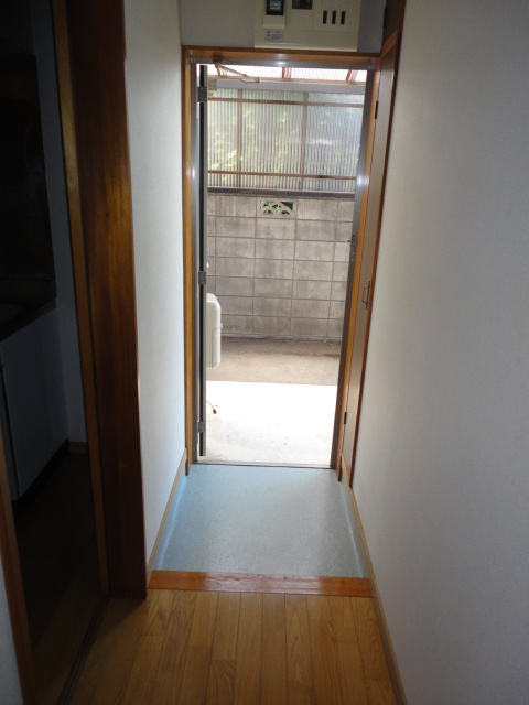 ラ・セゾン司の玄関