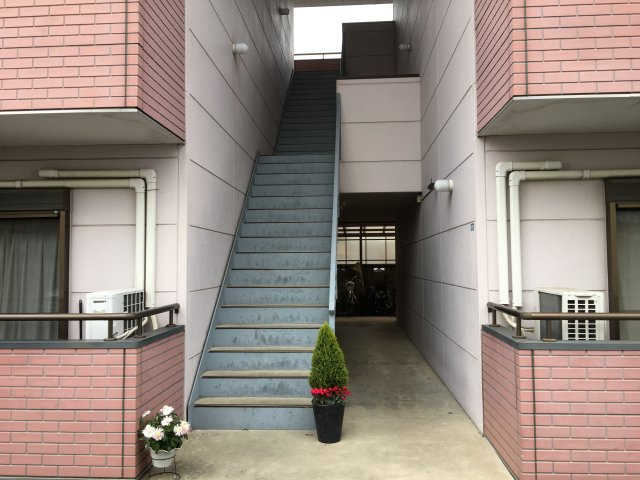 ラ・セゾン司のエントランス