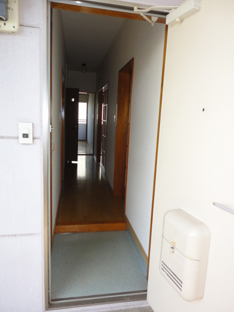 ラ・セゾン司の玄関