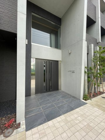 ステージファースト浅草桜橋のエントランス