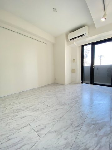 ステージファースト浅草桜橋の居間・リビング