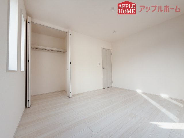【新築戸建】深谷田所町第2 全2棟の洋室|２階居室は全室収納あり！たっぷりある収納活用でお部屋もキレイを保てます♪
