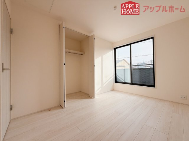 【新築戸建】深谷田所町第2 全2棟の洋室|２階居室は全室収納あり！たっぷりある収納活用でお部屋もキレイを保てます♪