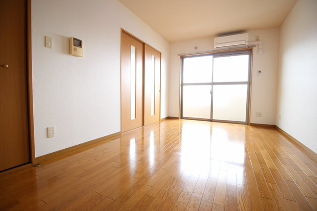 エスポワールⅠ番館の居間・リビング|広いリビング★