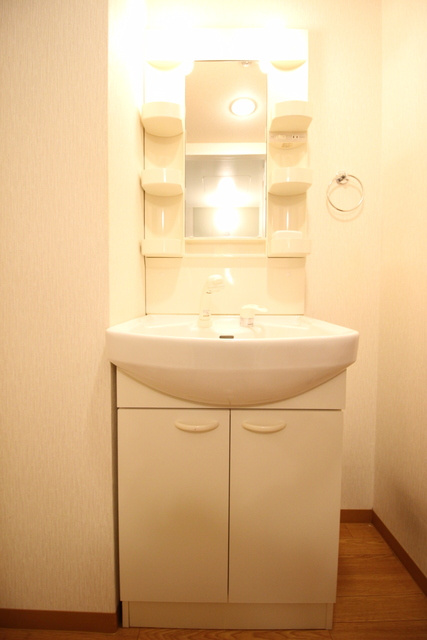 エスポワールⅠ番館の洗面所|広い洗面スペースです★