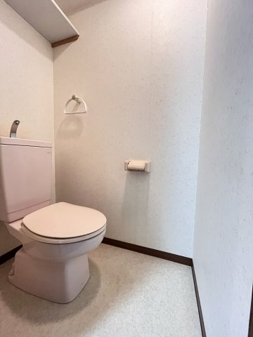 大阪市城東区中央２丁目の賃貸マンションのトイレ