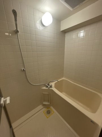 晴花マンションの浴室