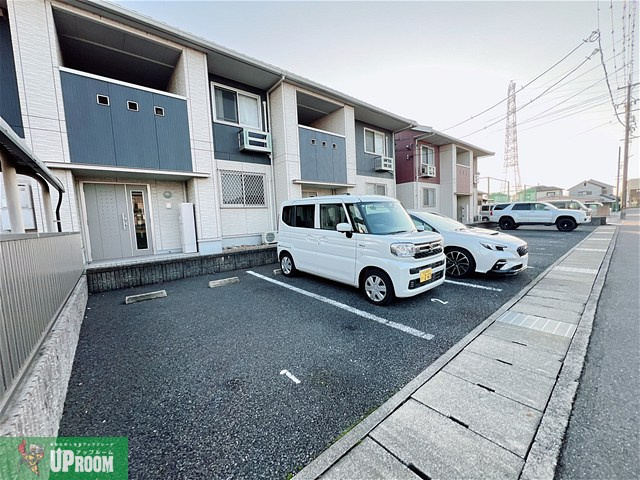 ロイヤルタウン Aの駐車場
