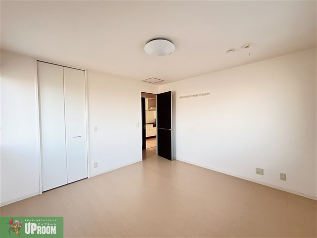 ロイヤルタウン Aの居間・リビング