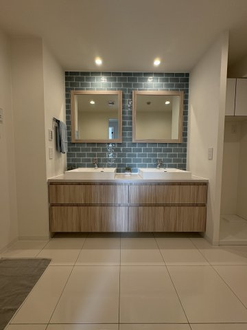 Sea View ― 江ノ島ビューと100㎡超のゆとりを日常に ―の洗面所