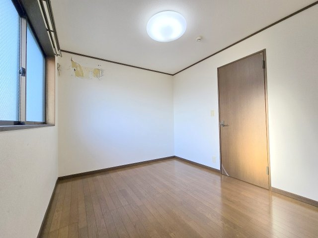 青梅市新町3丁目　中古戸建の洋室