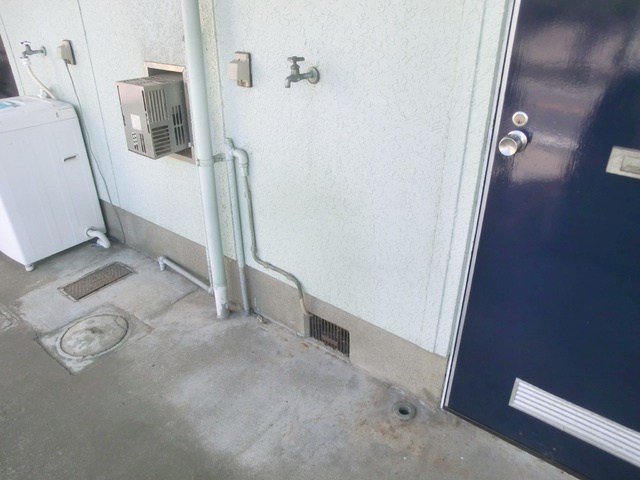 光ハイツのその他|洗濯機置き場は玄関横にあります。